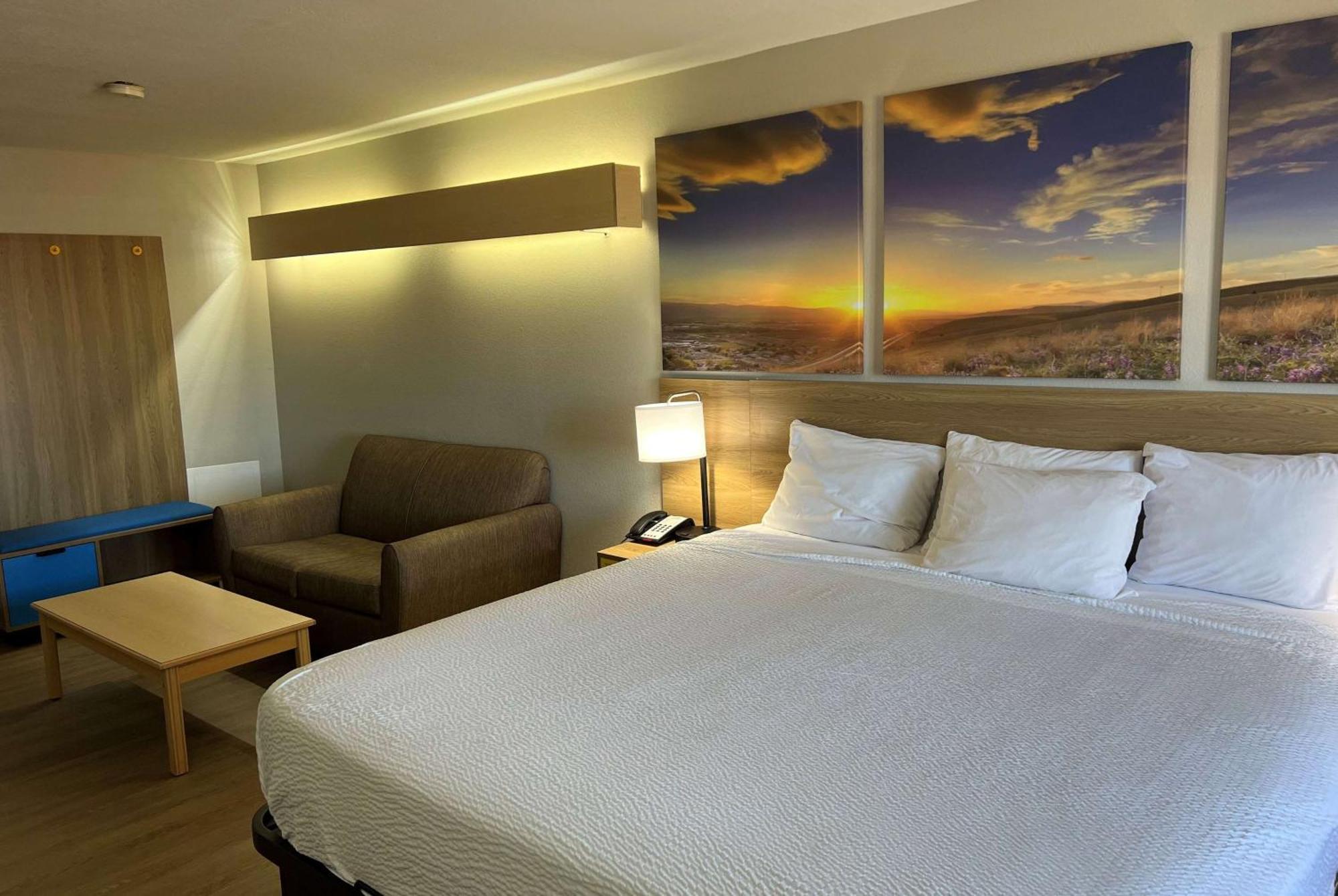 Days Inn & Suites By Wyndham Хатчінсон Екстер'єр фото